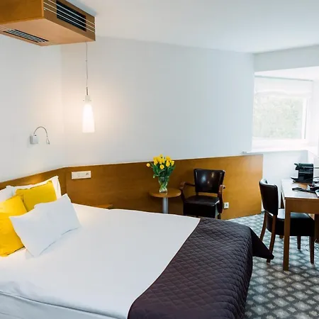 ヴィヴァルディ ホテル 4*