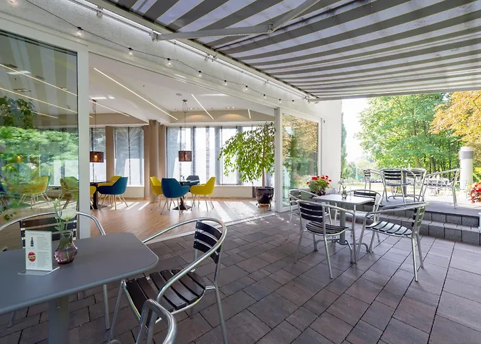 فيفالدي فندق بوزنان